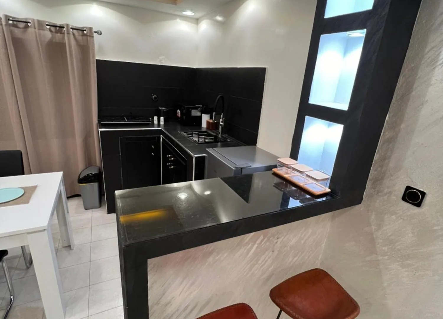 Le Confortable By Sdm Dakar 0*,  Senegal